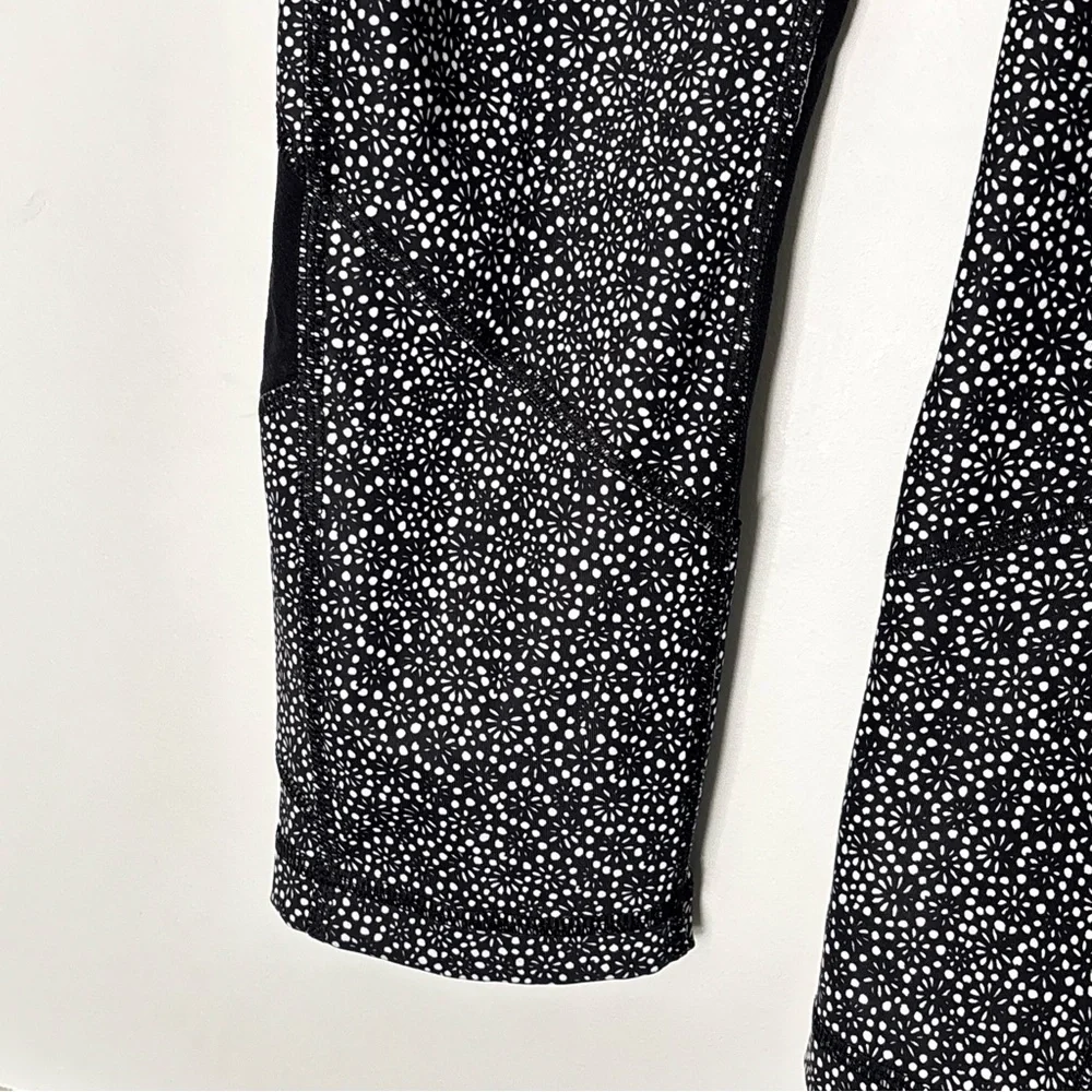 Lululemon Pace Rival Crop Leggings W/ Pockets Size 6 Freckle Flower Black White